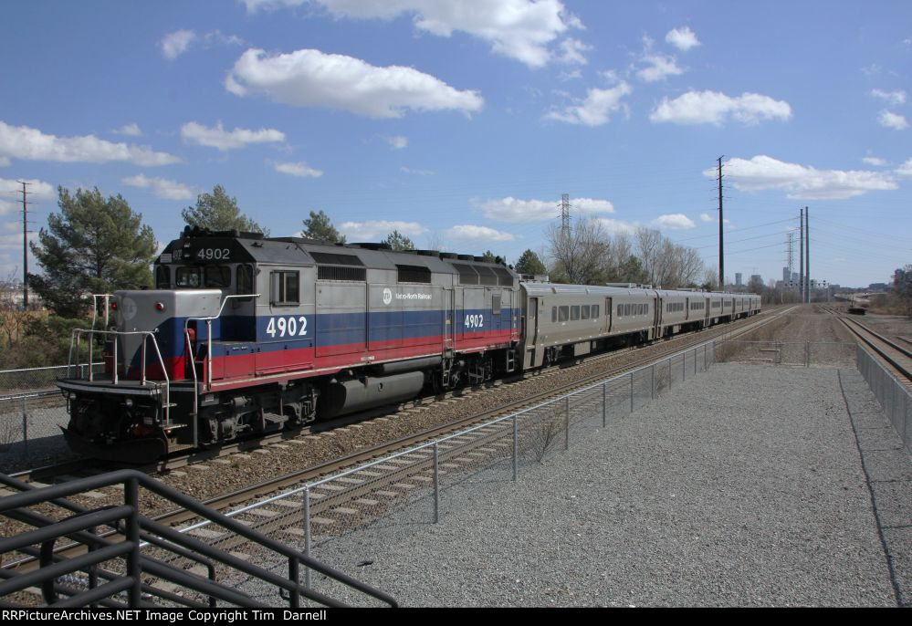 MNCR 4902 shoves towards Hoboken.